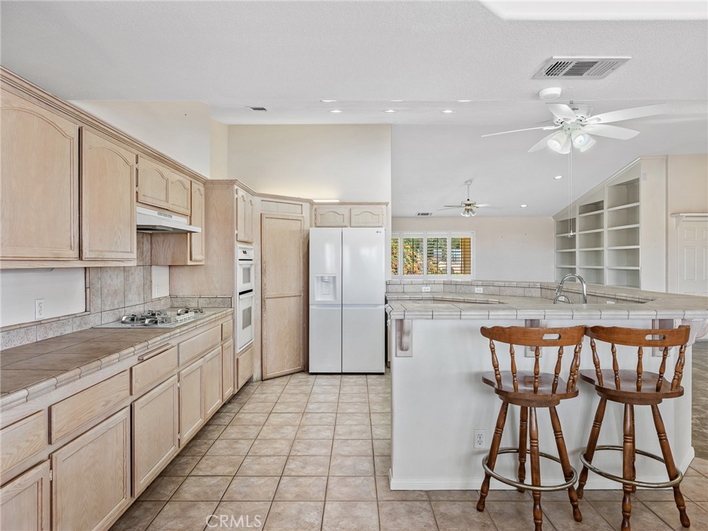 16992 Joshua Road Apple Valley, CA 92307 - Photo 17 of 57