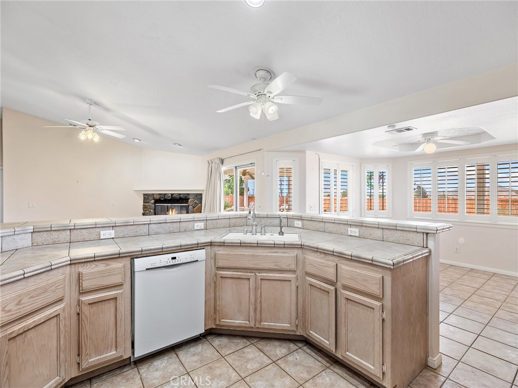 16992 Joshua Road Apple Valley, CA 92307 - Photo 19 of 57