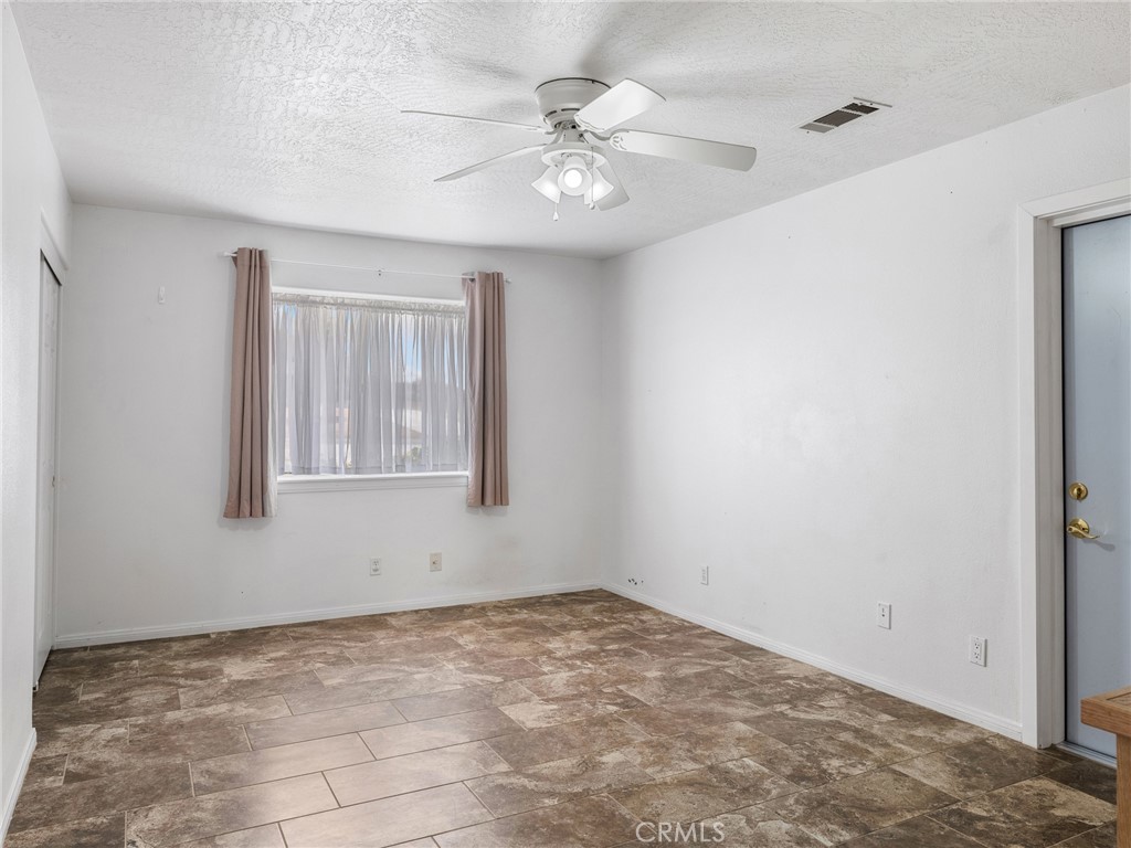 16992 Joshua Road Apple Valley, CA 92307 - Photo 20 of 57