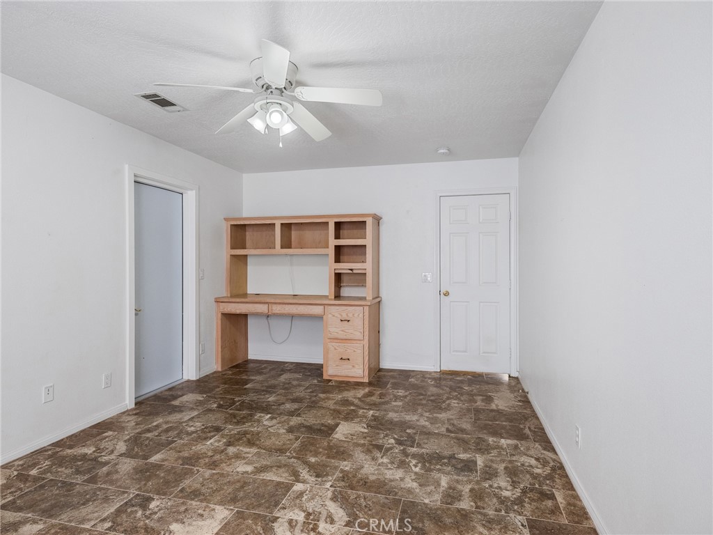 16992 Joshua Road Apple Valley, CA 92307 - Photo 21 of 57