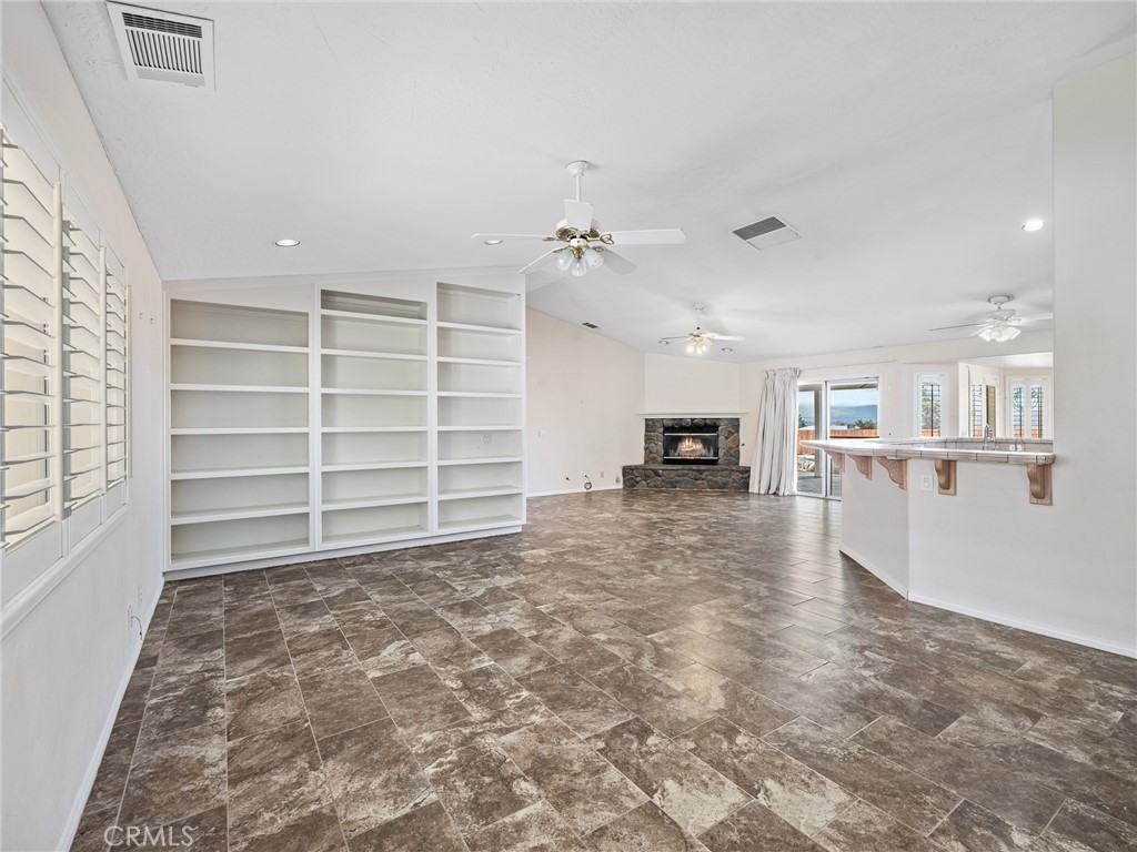 16992 Joshua Road Apple Valley, CA 92307 - Photo 3 of 57