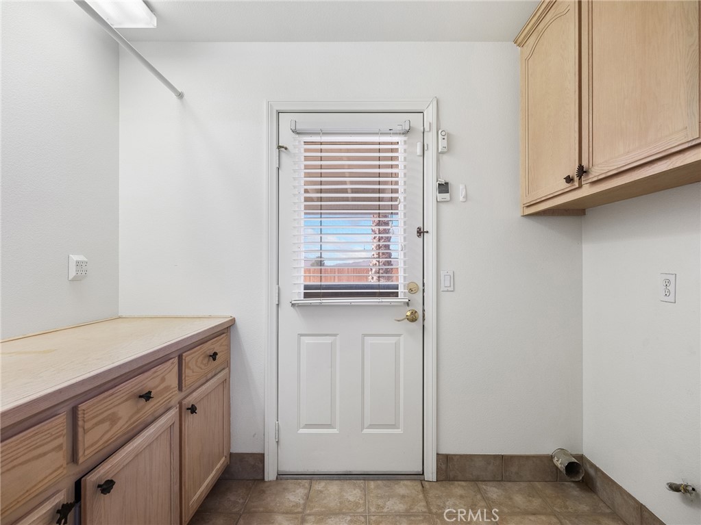 16992 Joshua Road Apple Valley, CA 92307 - Photo 36 of 57