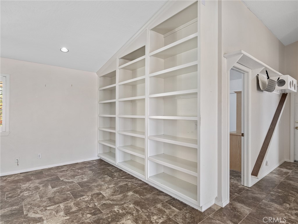 16992 Joshua Road Apple Valley, CA 92307 - Photo 6 of 57