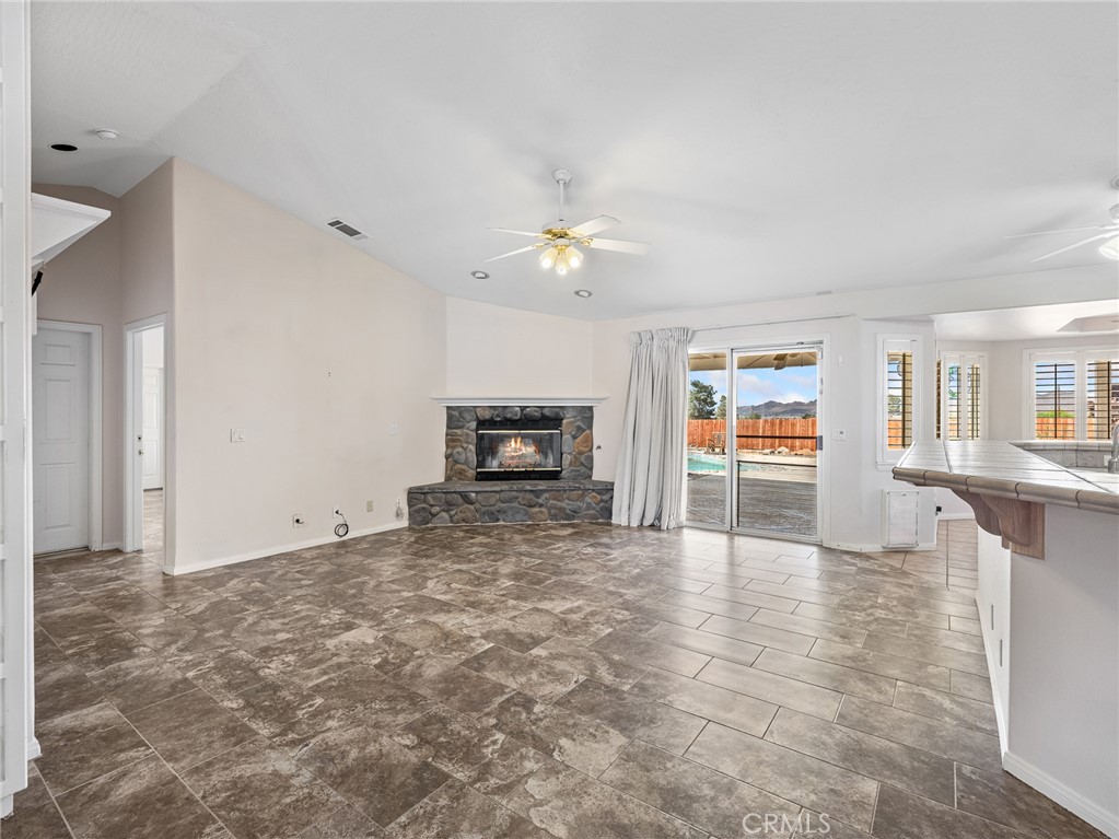 16992 Joshua Road Apple Valley, CA 92307 - Photo 7 of 57