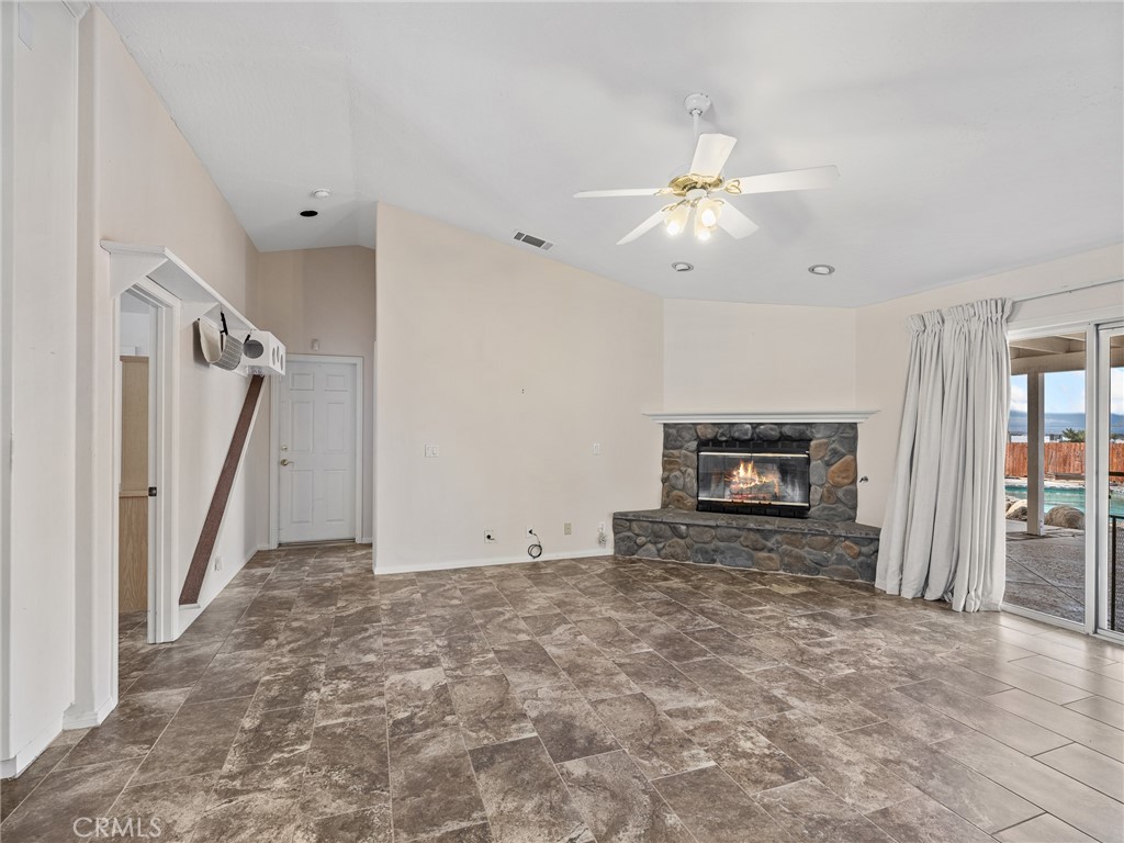 16992 Joshua Road Apple Valley, CA 92307 - Photo 8 of 57