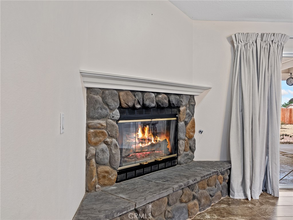 16992 Joshua Road Apple Valley, CA 92307 - Photo 10 of 57