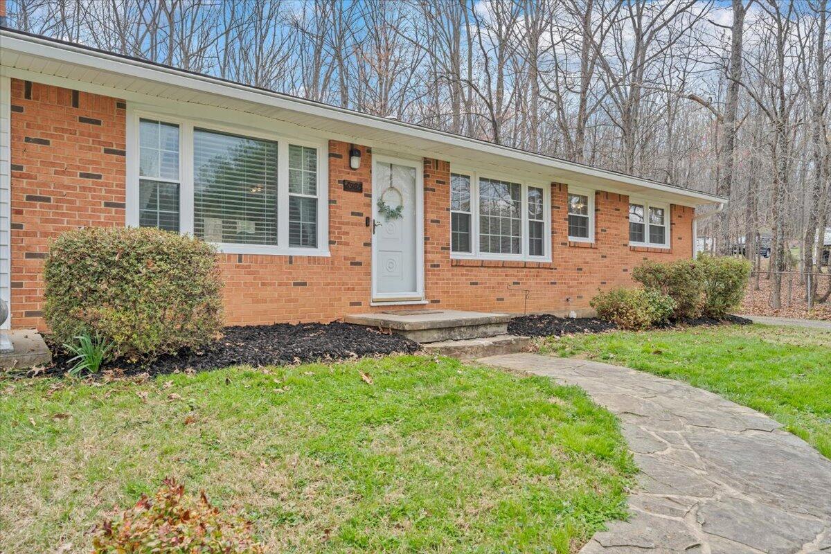 3988 Welcome Valley Road Southeast Roanoke, VA 24014 - Photo 2 of 47 02-MIB03076