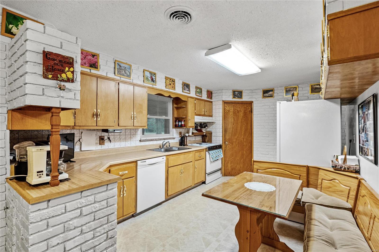 8704 Triple Lakes Road Dupo, IL 62239 - Photo 8 of 39 Gallery Image 8