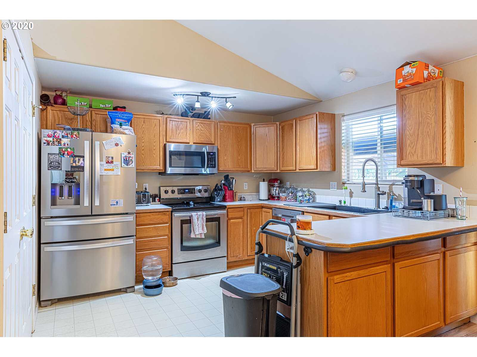 992 Kintzley Avenue Springfield, OR 97478 - Photo 8 of 21