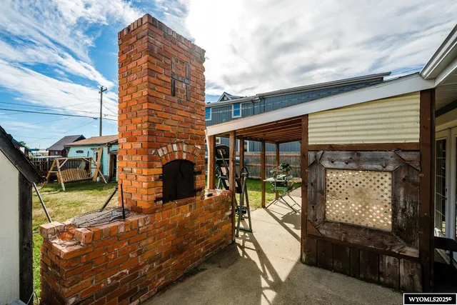 $352,000 | 631 North Adams Avenue, Buffalo, WY 82834