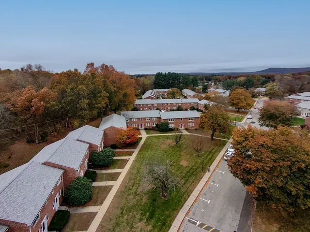 $189,900 | 540 Granby Road, Unit 72A, South Hadley, MA 01075