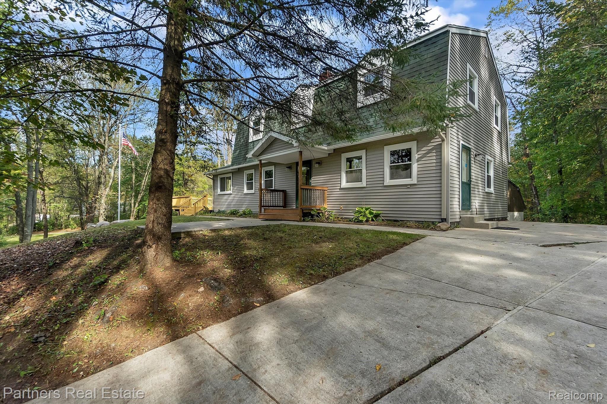 6785 Farley Road Pinckney, MI 48169 - Photo 4 of 49 04-6785-Farley-Rd-WindowStill-Real-Estate-Photography-4.jpg