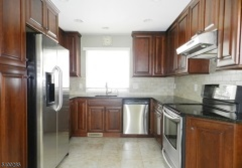 7 Brookview Road Denville, NJ 07834 - Photo 3 of 12