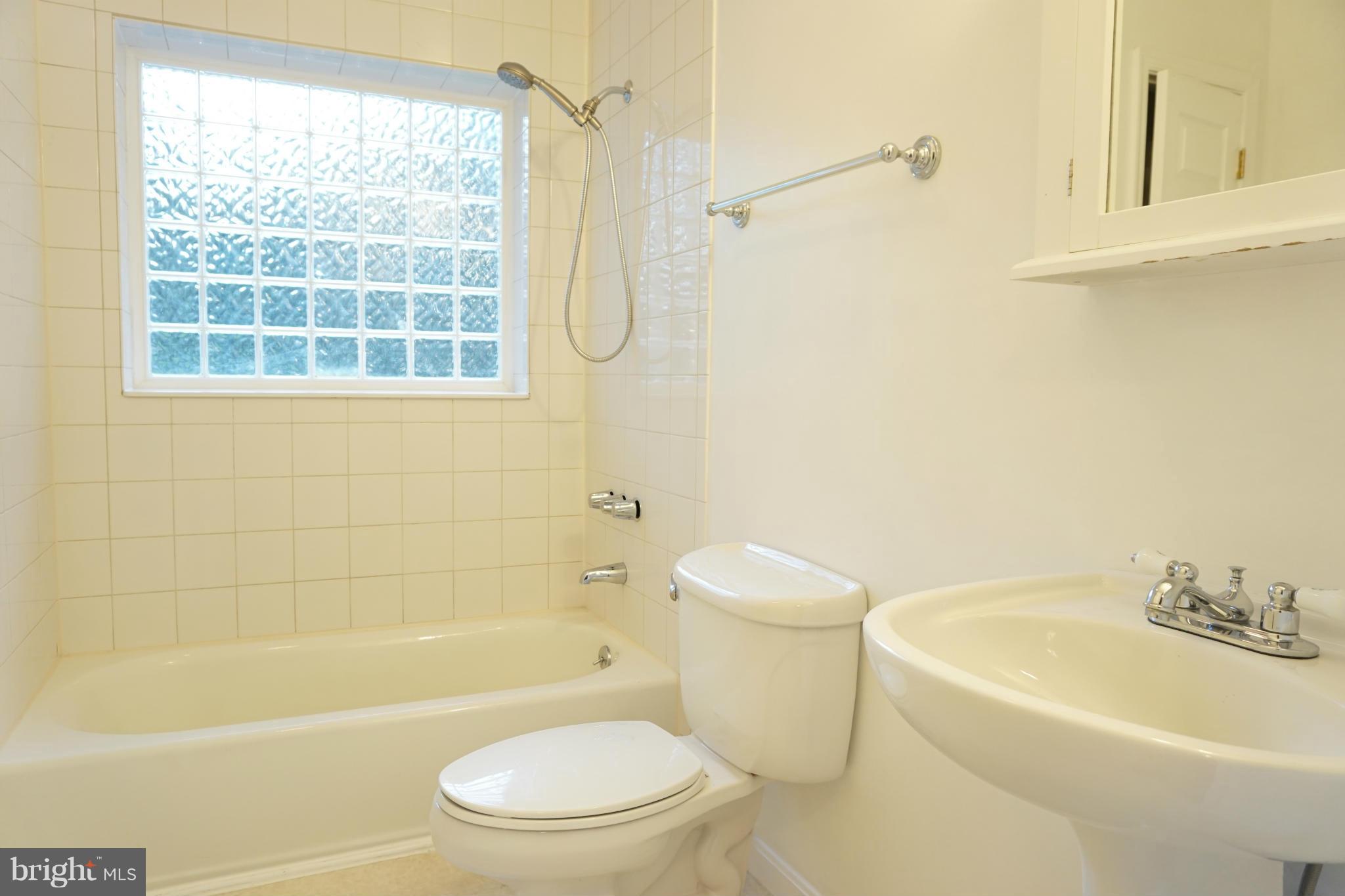 4111 Danville Road Brandywine, MD 20613 - Photo 13 of 28 Bath