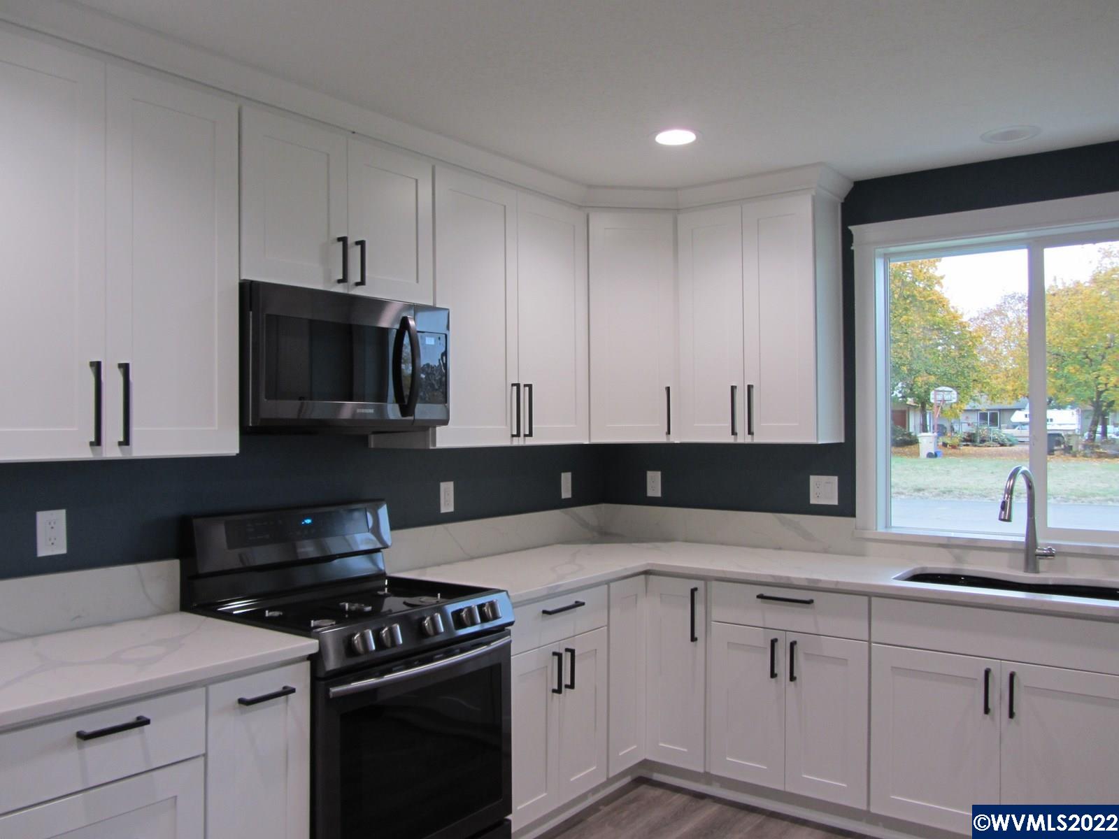 532 Walker Road Lebanon, OR 97355 - Photo 10 of 40 Gallery Image 10