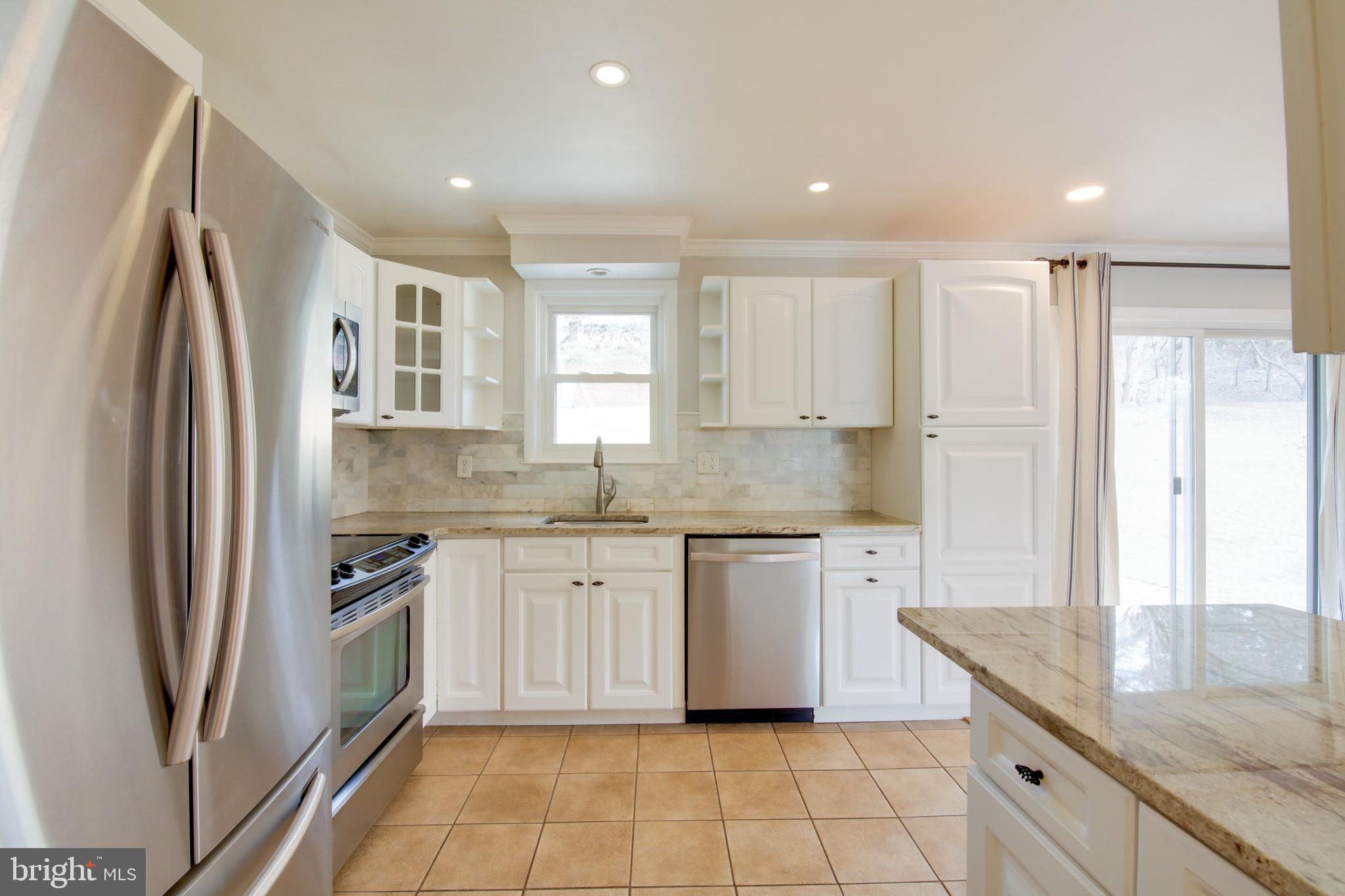 6719 Glenkirk Road Baltimore, MD 21239 - Photo 14 of 31