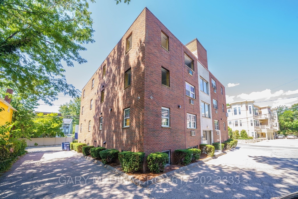 132 Sherman Street, Unit 1 Cambridge, MA 02140 - Photo 35 of 42