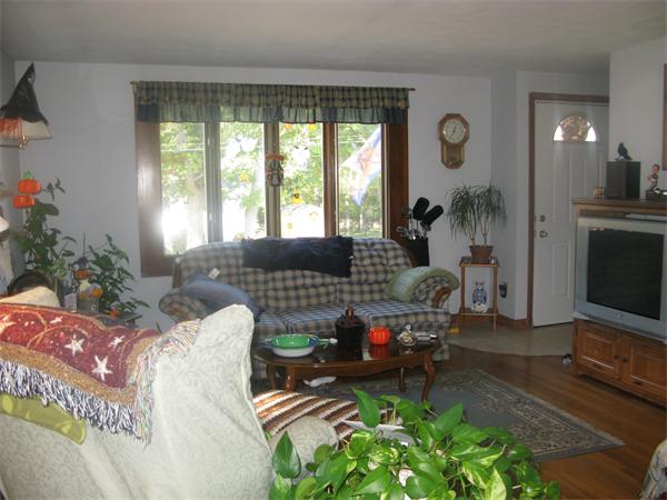 22 Hillsdale Road Randolph, MA 02368 - Photo 2 of 10 Gallery Image 2