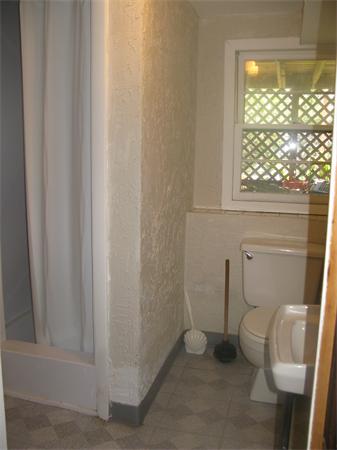 22 Hillsdale Road Randolph, MA 02368 - Photo 8 of 10 Gallery Image 8