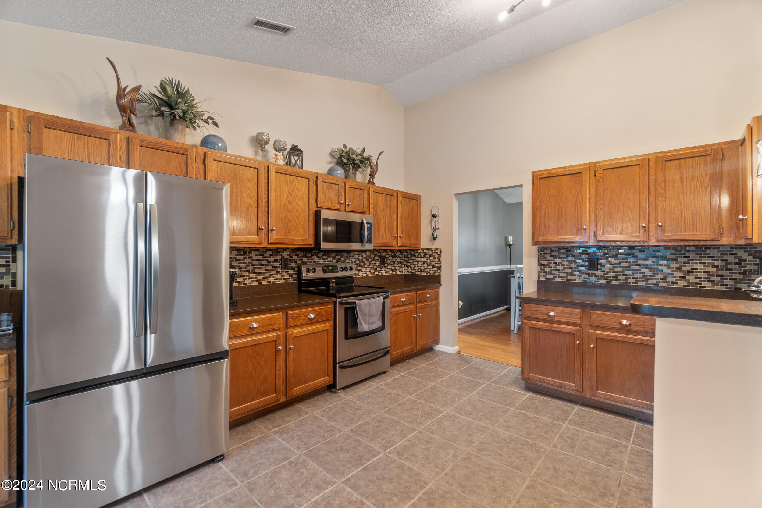 192 Eagle Creek Road Moyock, NC 27958 - Photo 11 of 41 KItchen