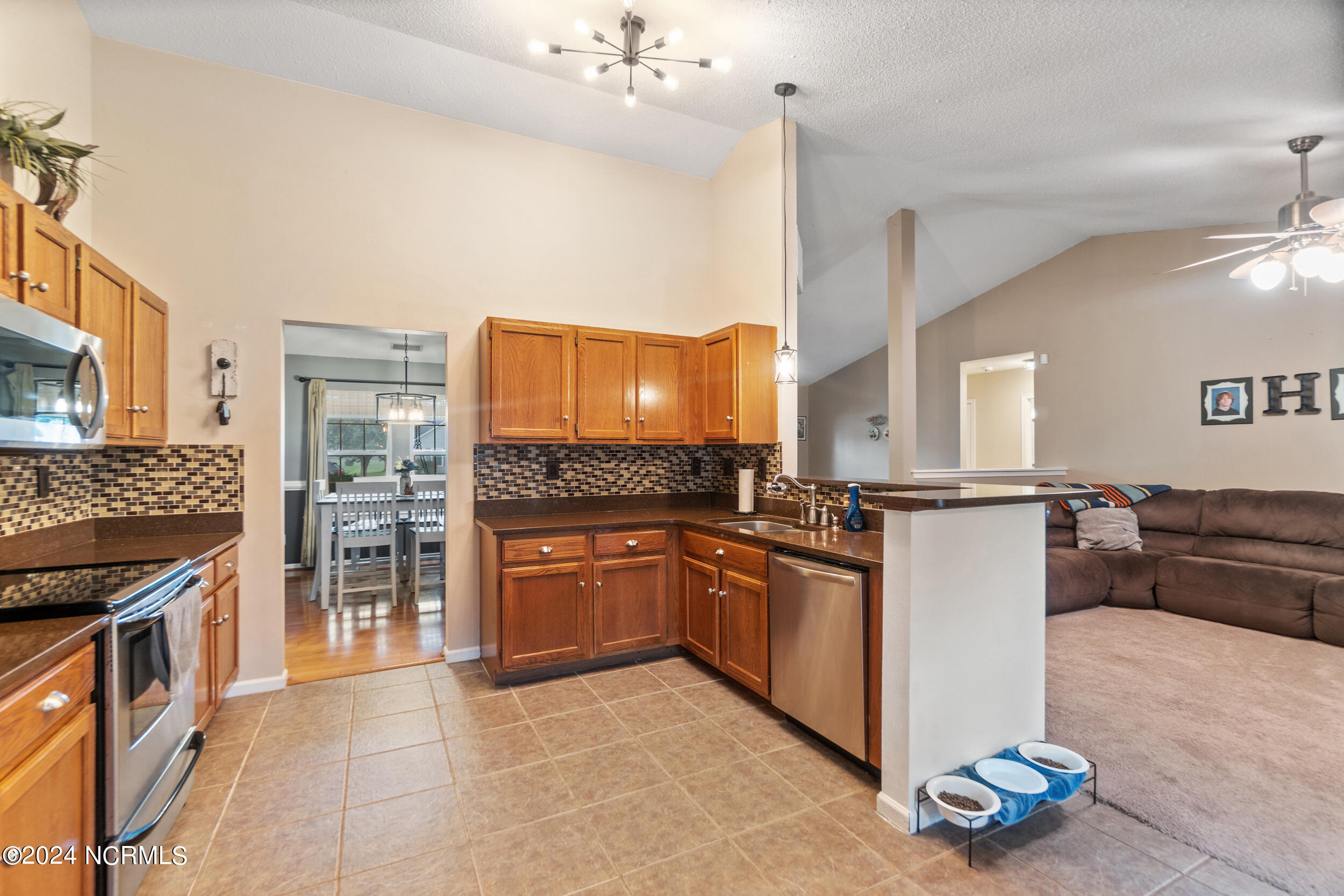 192 Eagle Creek Road Moyock, NC 27958 - Photo 12 of 41 Kitchen