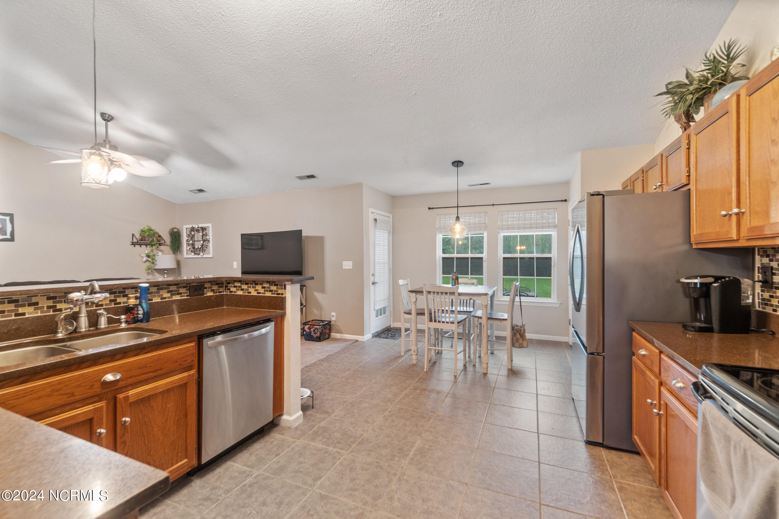 192 Eagle Creek Road Moyock, NC 27958 - Photo 13 of 41 kitchen