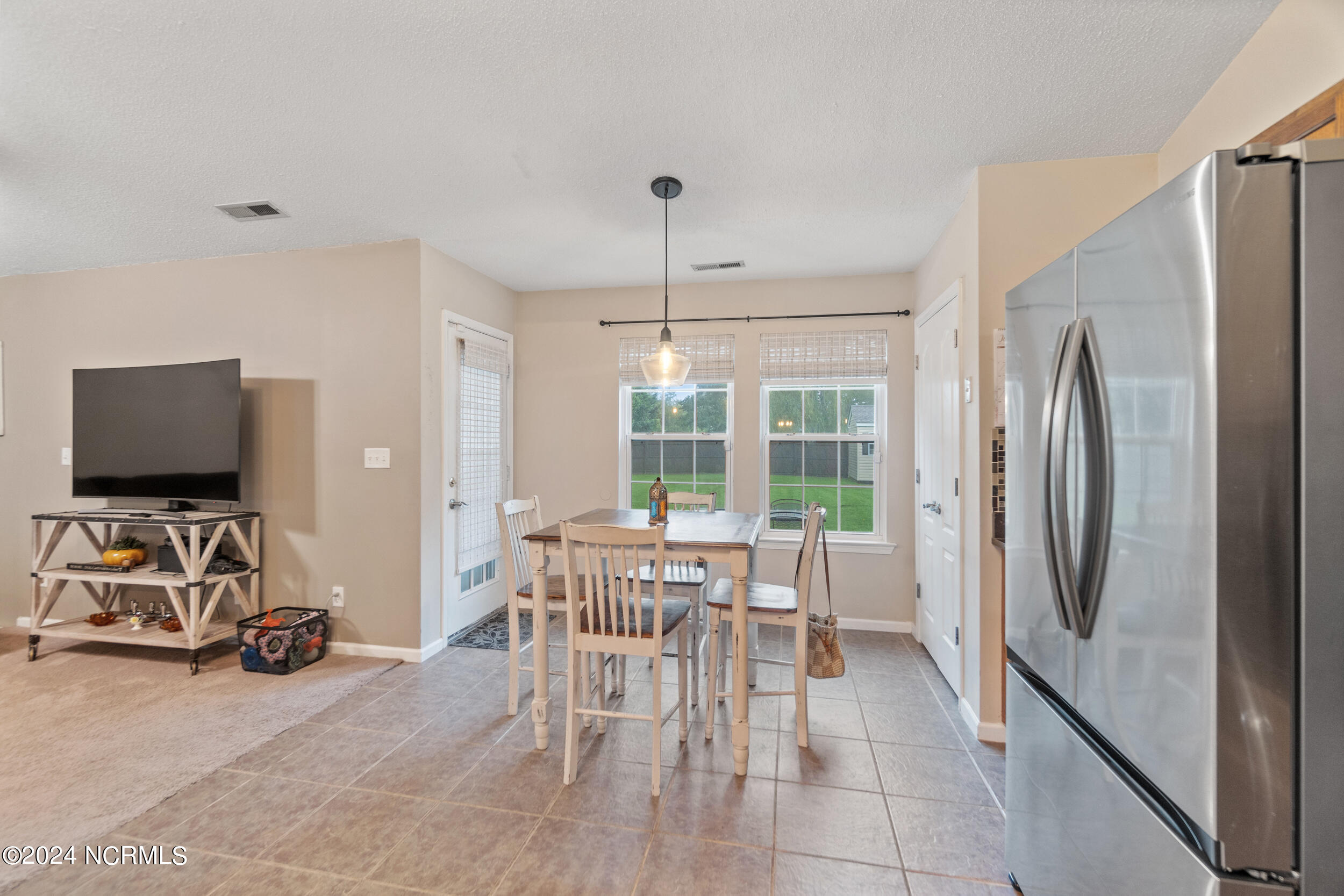 192 Eagle Creek Road Moyock, NC 27958 - Photo 14 of 41 breakfast area