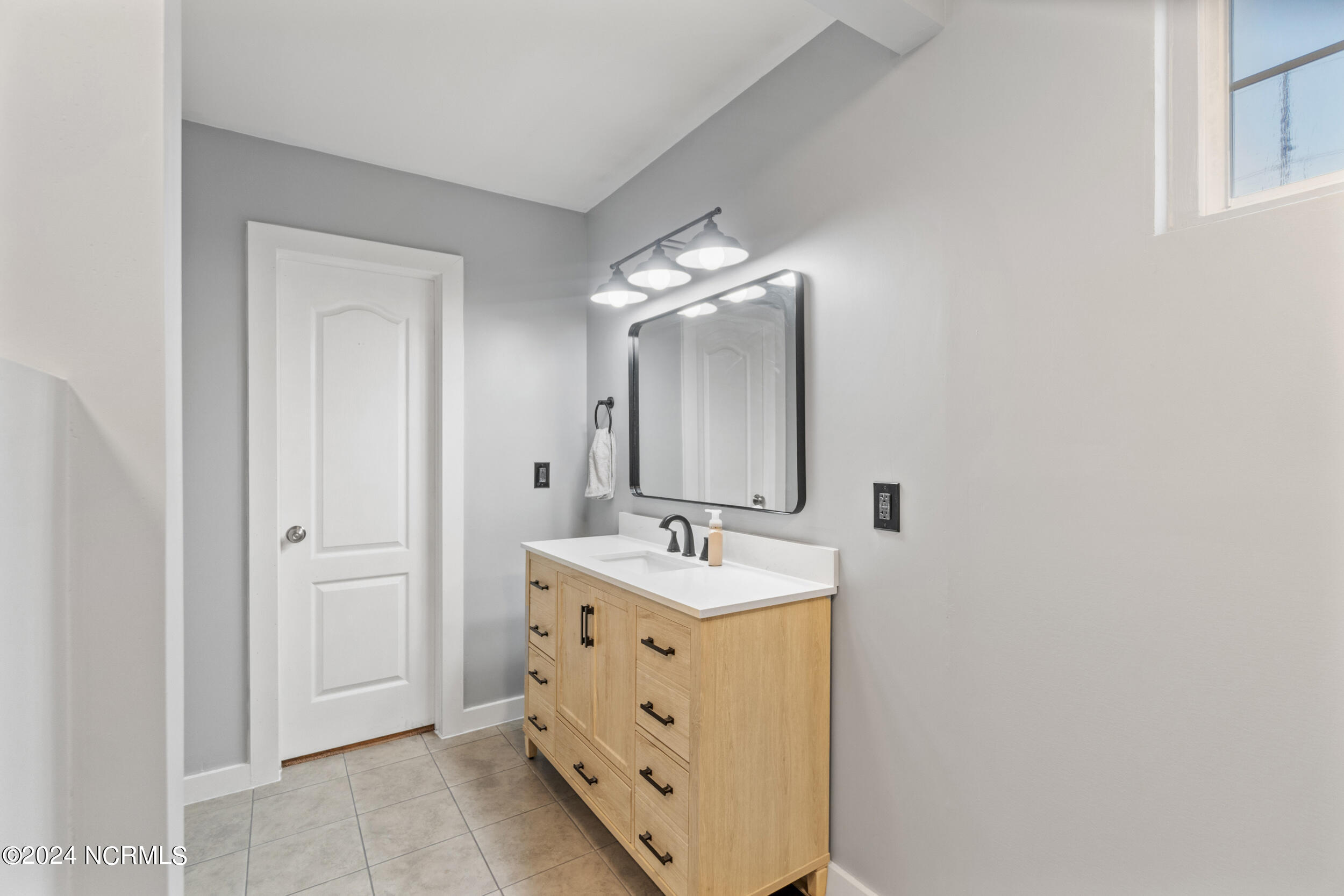 192 Eagle Creek Road Moyock, NC 27958 - Photo 24 of 41 Primary Bathroom