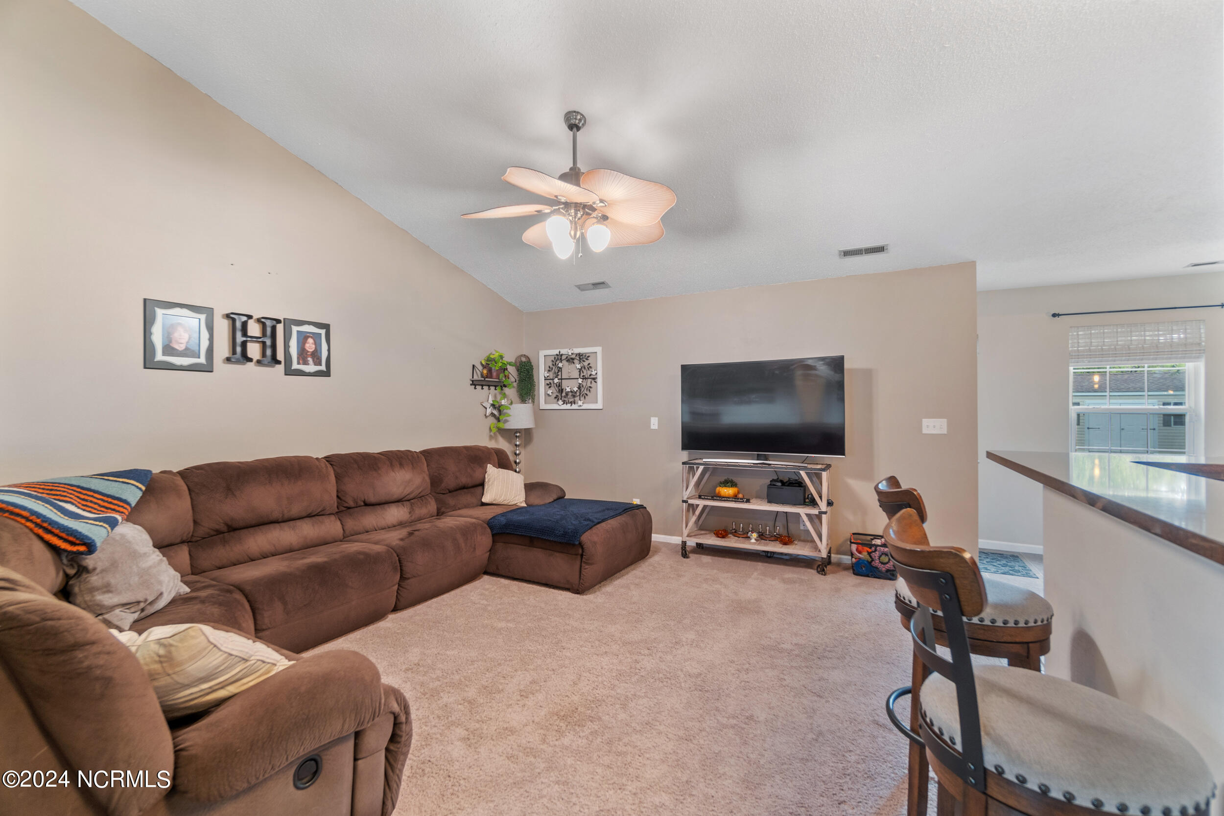 192 Eagle Creek Road Moyock, NC 27958 - Photo 9 of 41 Living Room