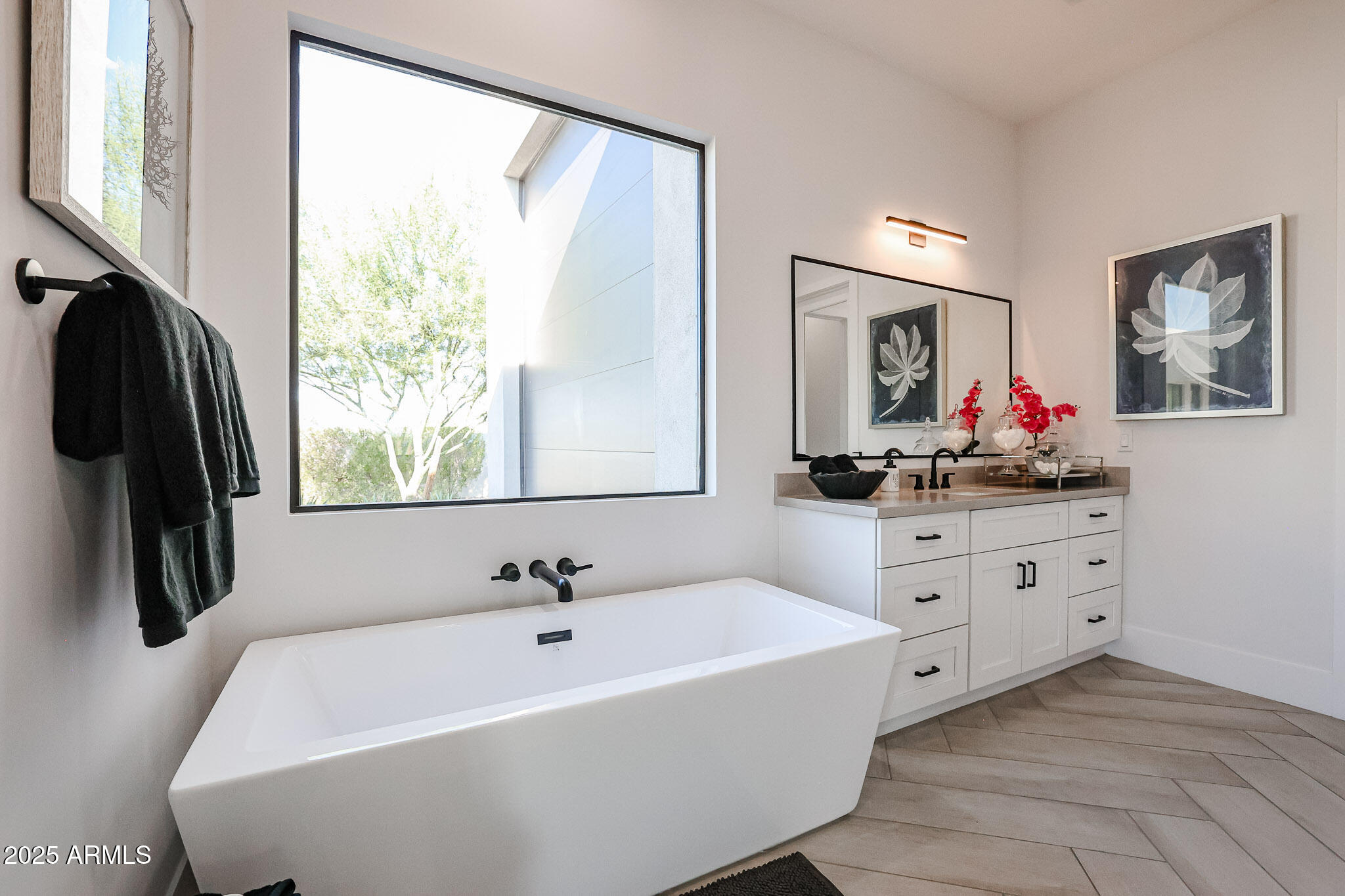 1850 East Creek Canyon Road Phoenix, AZ 85086 - Photo 34 of 92 Model Home B30.0 Owner's Suite Bath