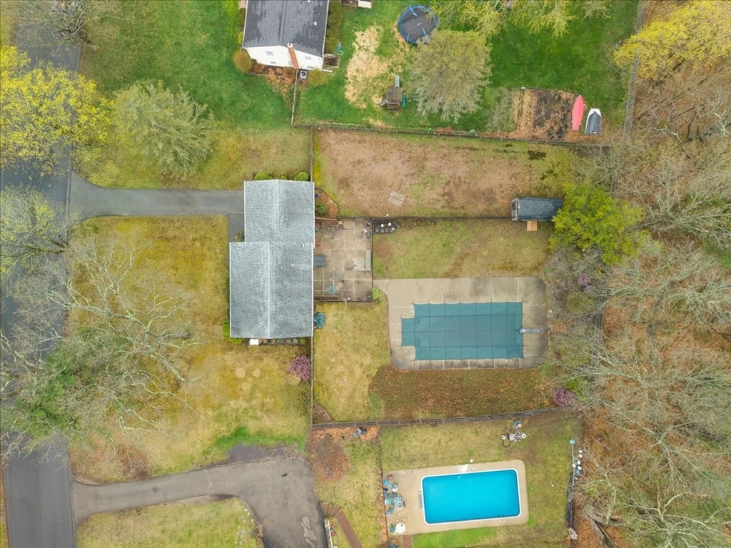 37 Woodlock Road Hingham, MA 02043 - Photo 4 of 34