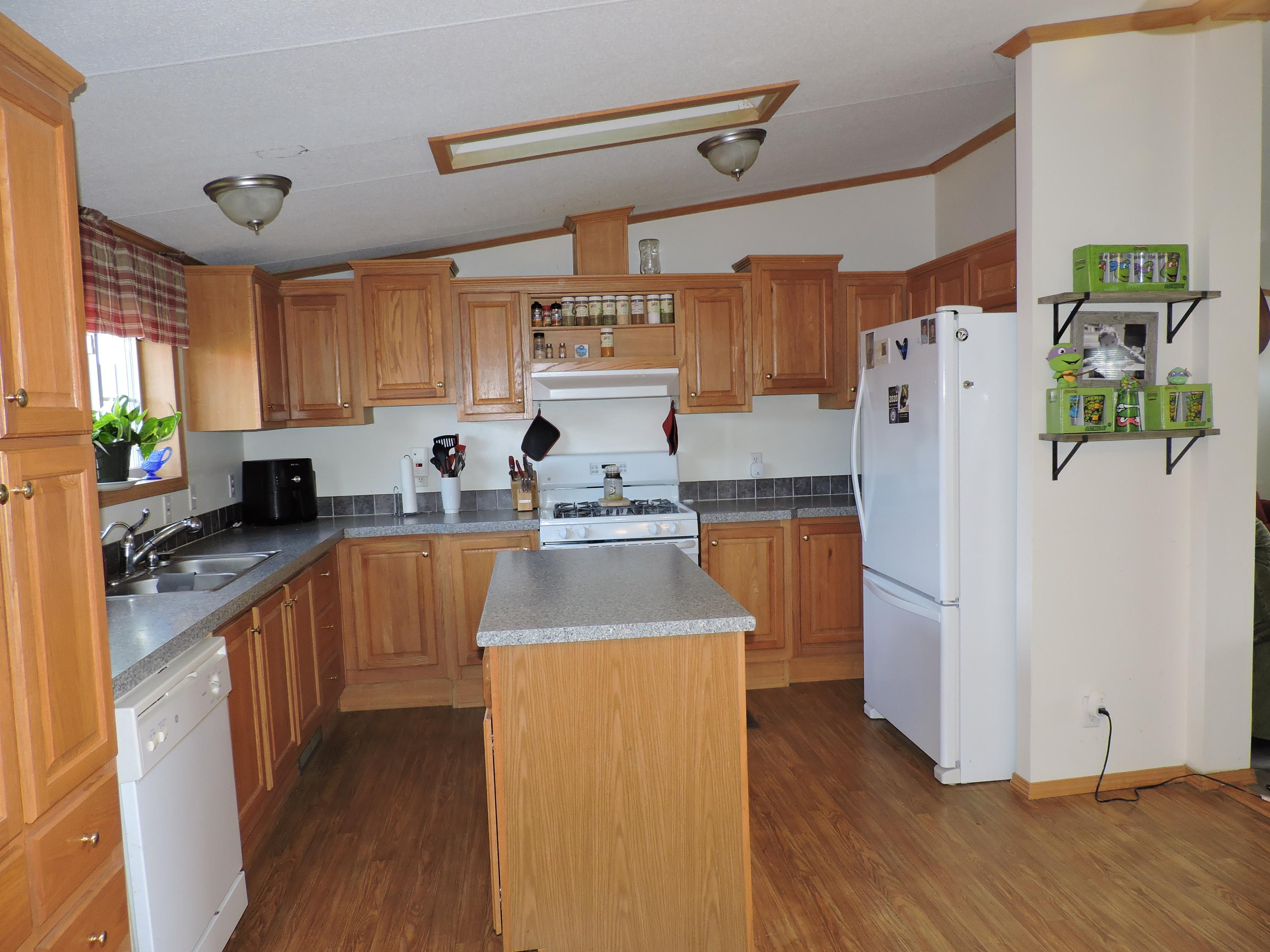 159 Ohio Hill Road Fairfield, ME 04937 - Photo 4 of 21 DSCN2234
