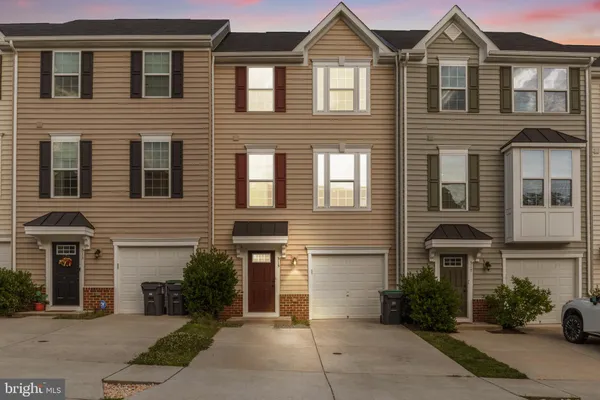 $2,400 | 515 Streamview Drive, Fredericksburg, VA 22405