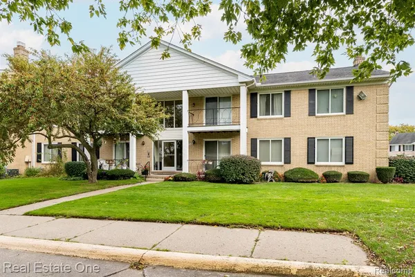 $1,250 | 37095 Nottingham Drive, Unit 15, Sterling Heights, MI 48312