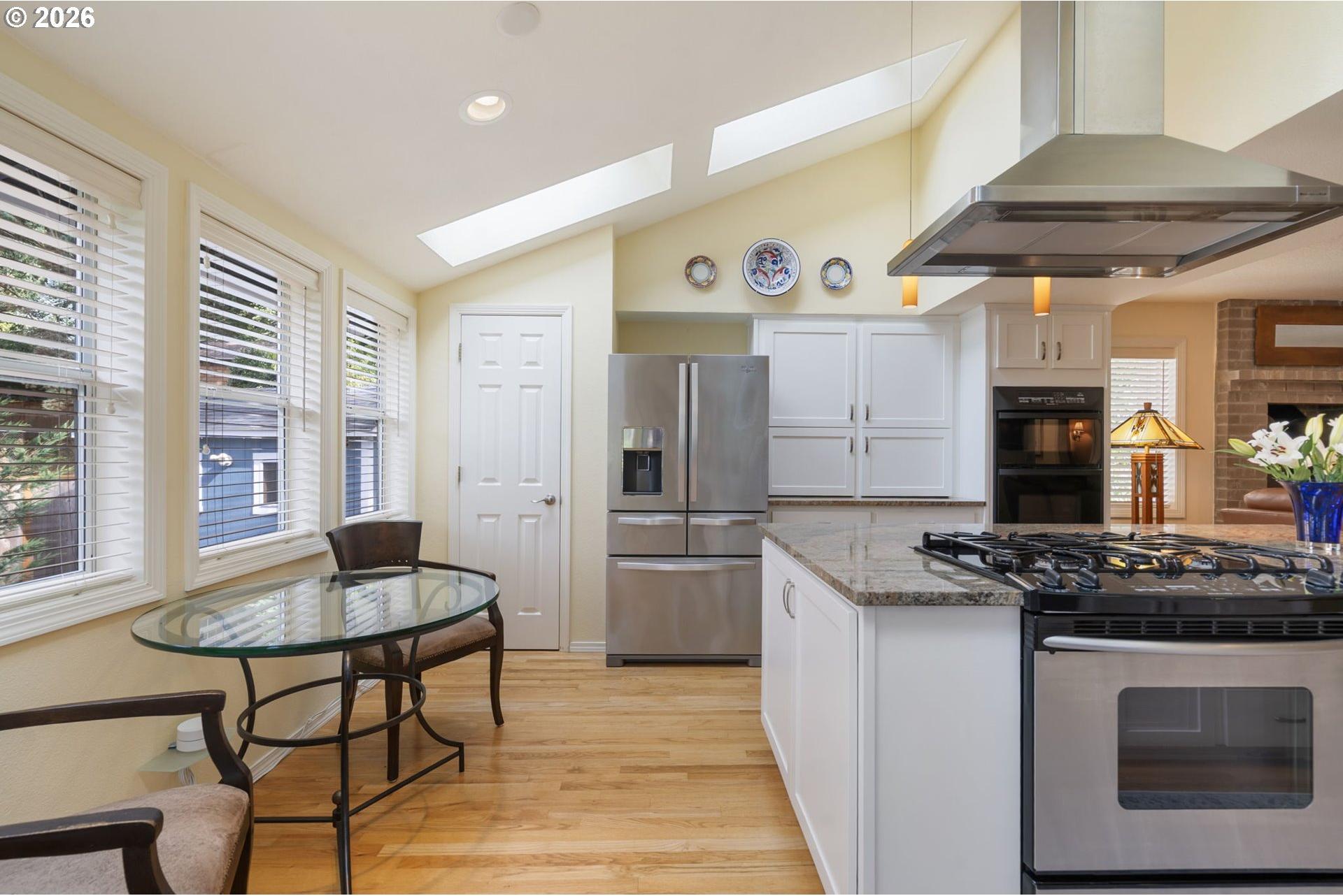 2275 Southwest 77th Place Portland, OR 97225 - Photo 12 of 41 Gallery Image 12