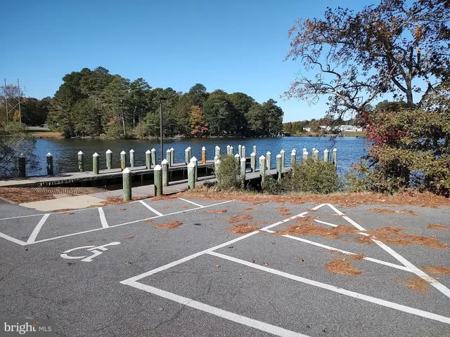 a view of a tennis court