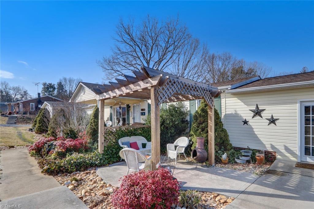340 Floyd Road Eden, NC 27288 - Photo 2 of 43 Gallery Image 2