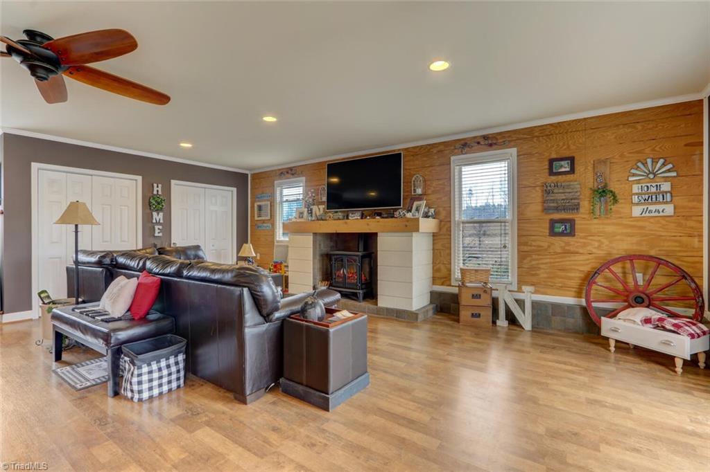 340 Floyd Road Eden, NC 27288 - Photo 5 of 43 Gallery Image 5