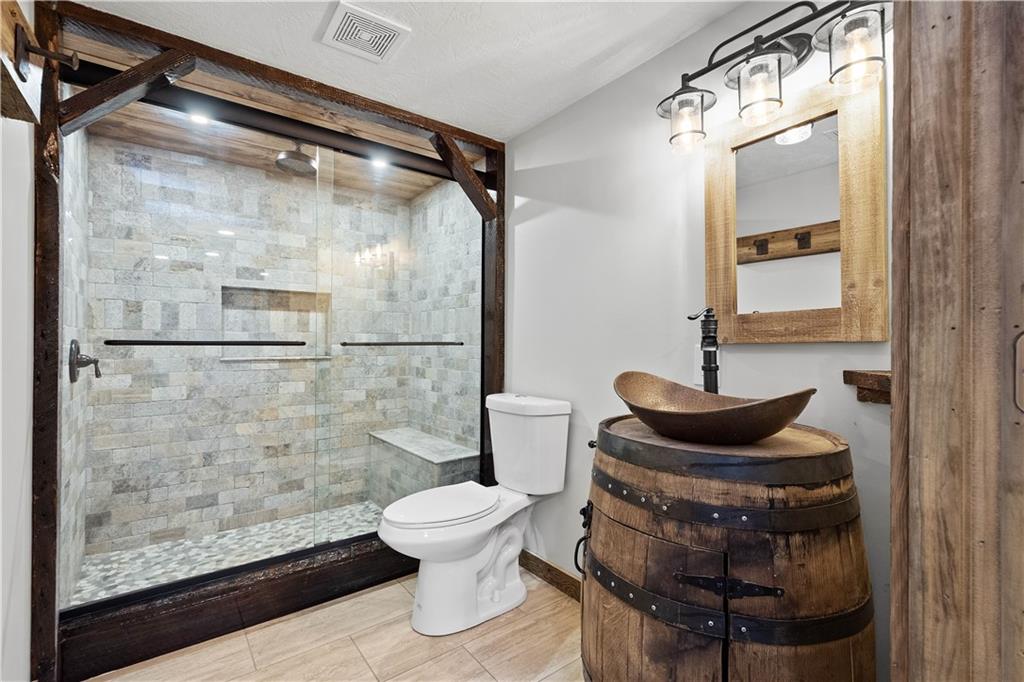 17 Conklin Road Washington, PA 15301 - Photo 31 of 42 Basement Full Bath