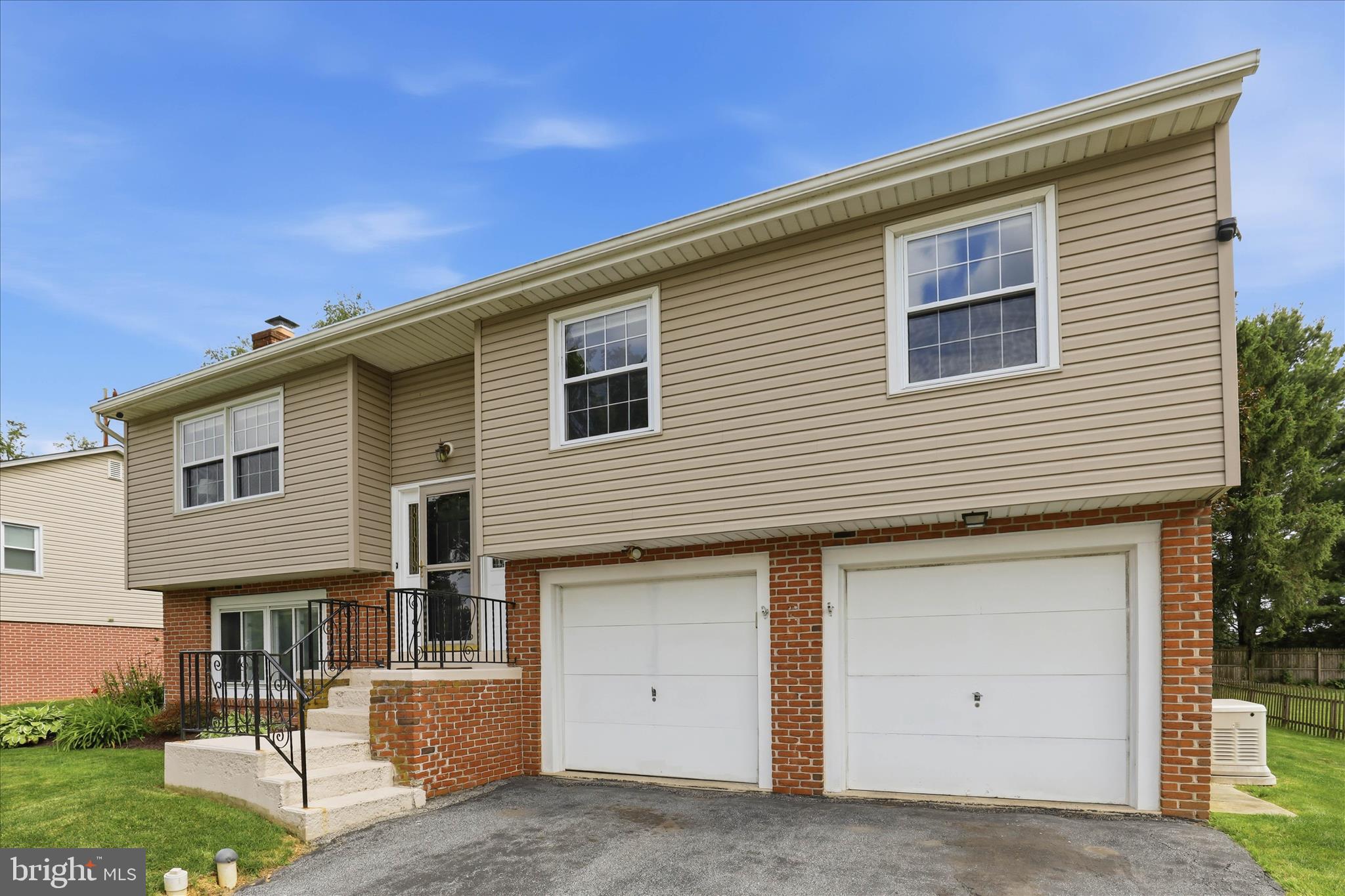 520 Wallingford Road Lancaster, PA 17601 - Photo 2 of 58