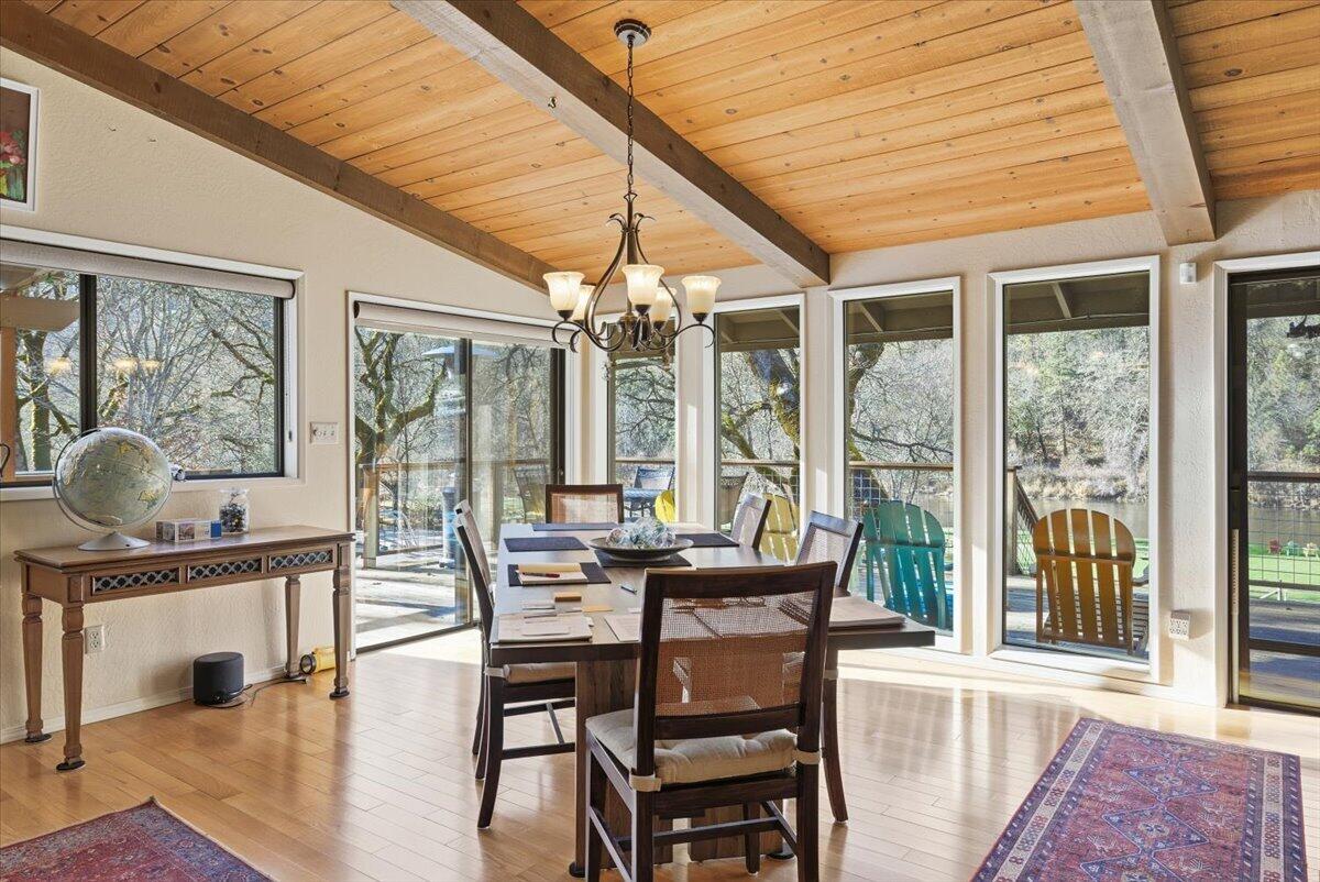 1407 Upper River Road Gold Hill, OR 97525 - Photo 12 of 58