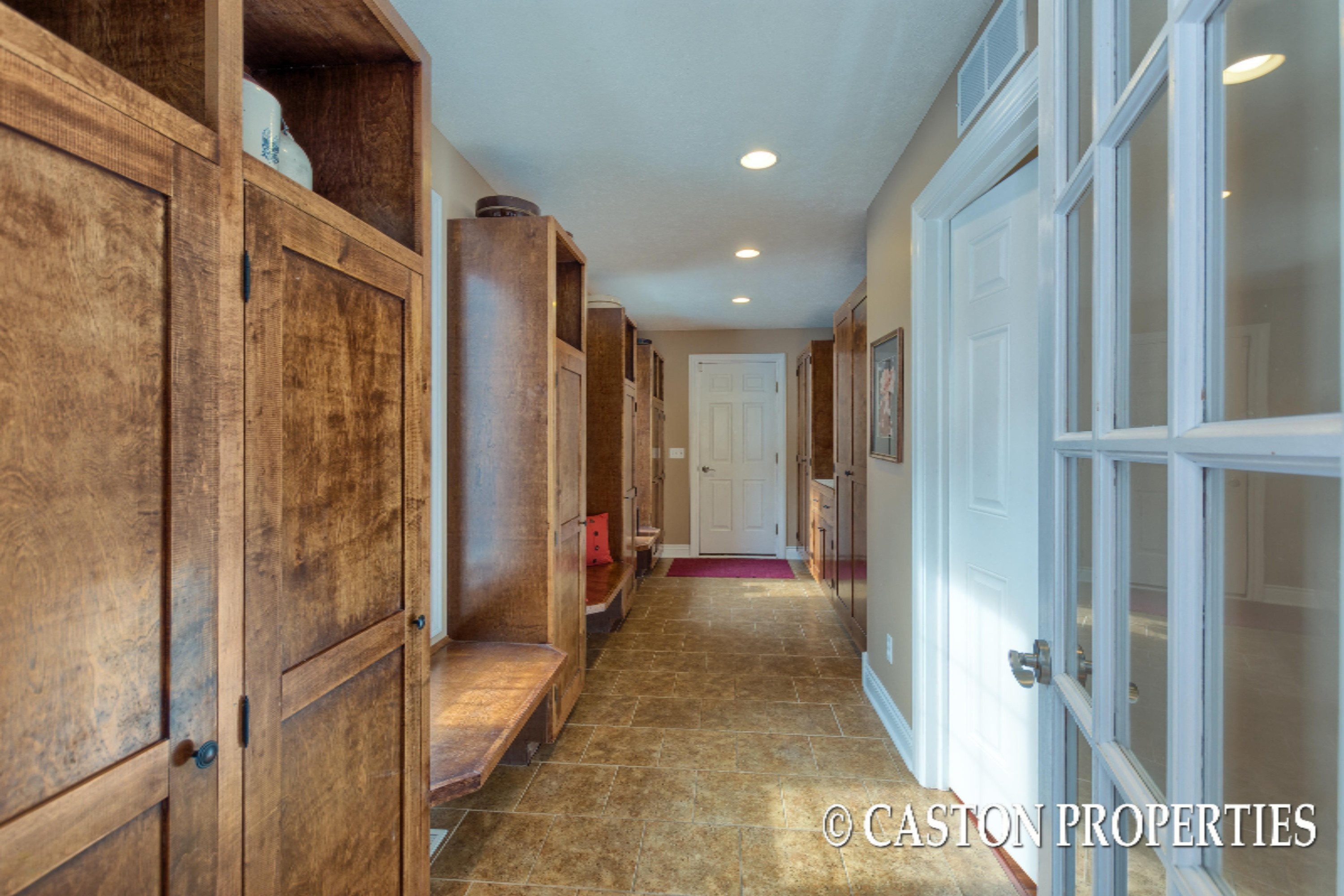 7699 Cascade Road Southeast Grand Rapids, MI 49546 - Photo 14 of 62 25 Mud Room