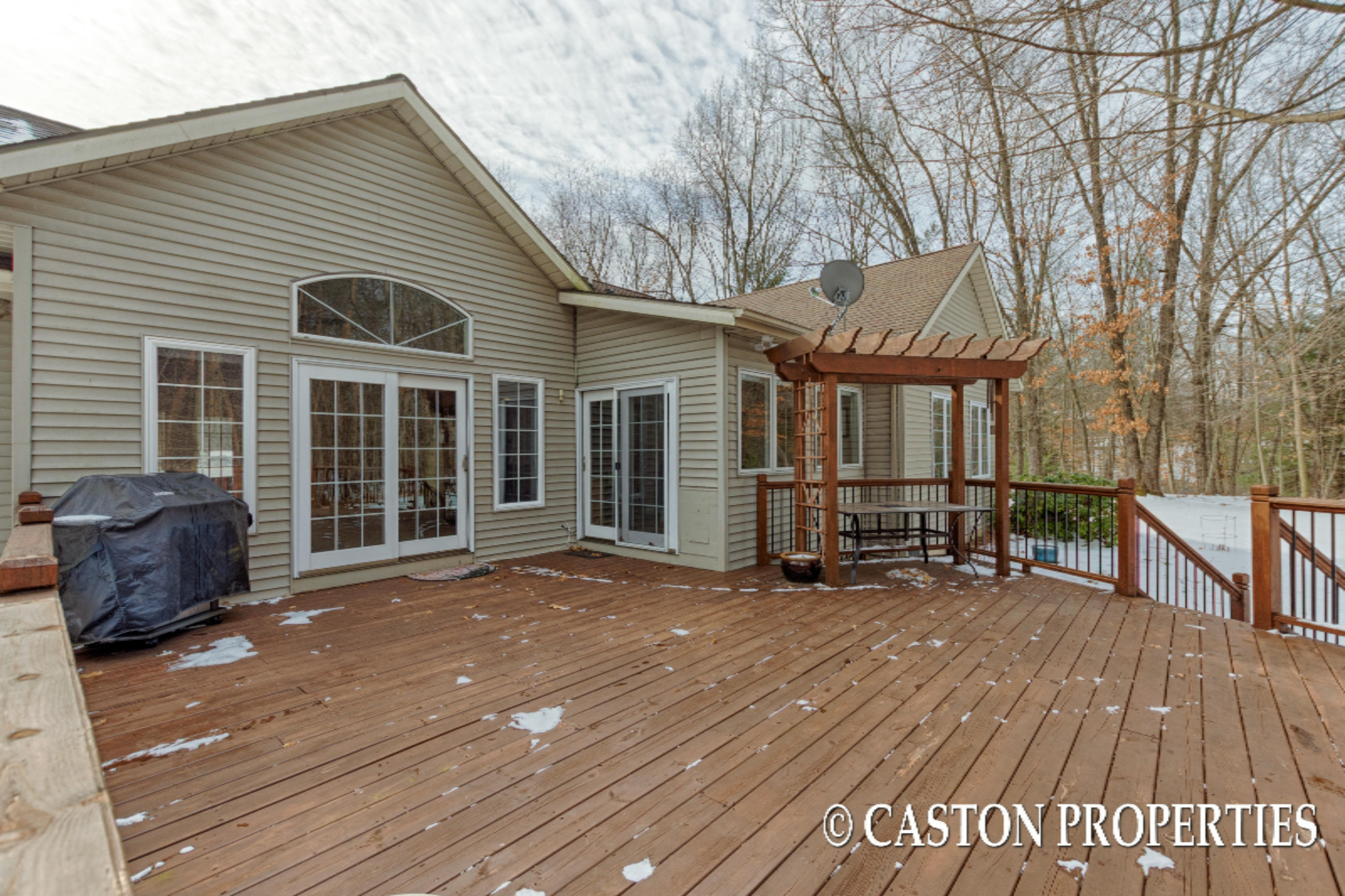 7699 Cascade Road Southeast Grand Rapids, MI 49546 - Photo 49 of 62 50 Deck