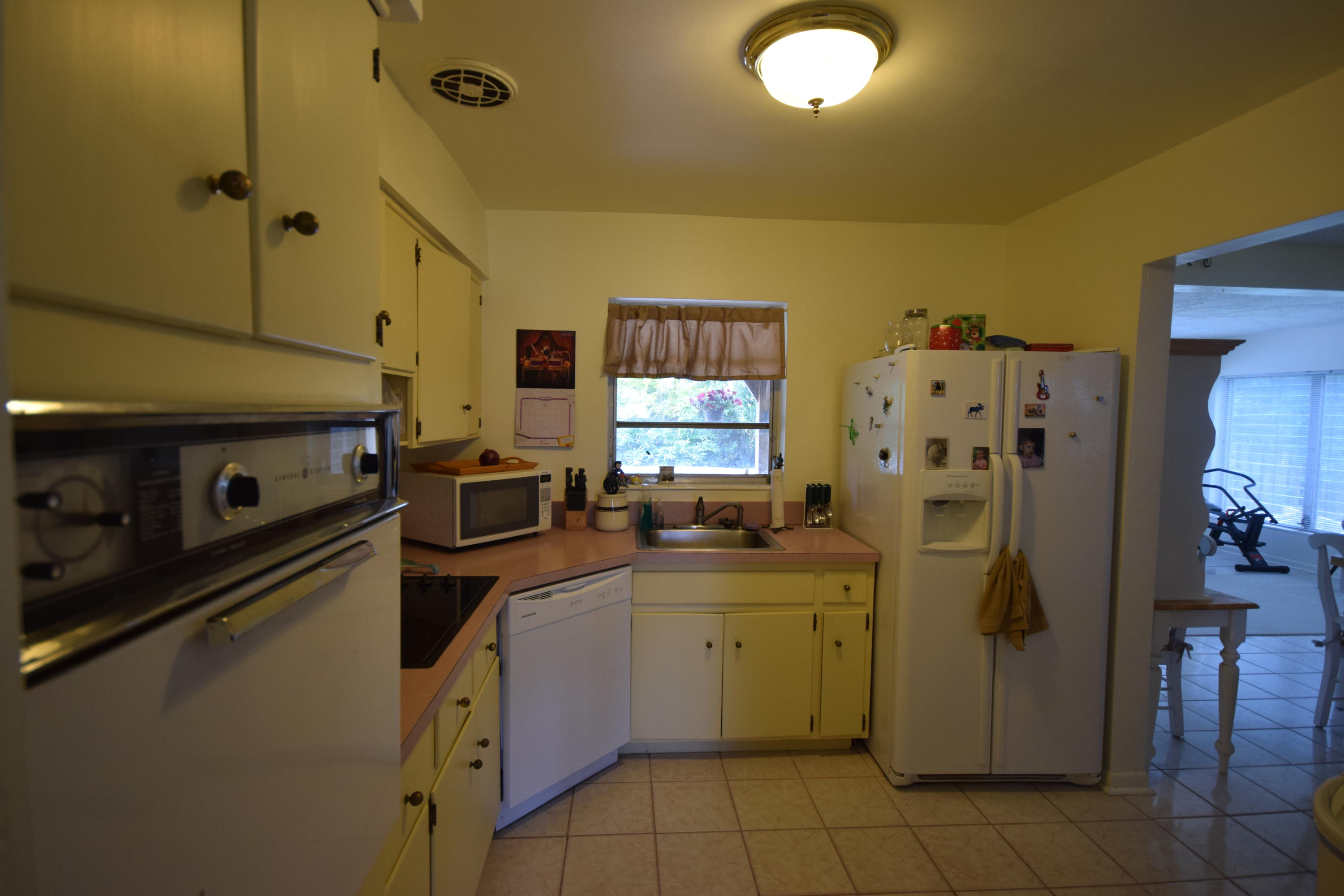290 Northeast 28th Road Boca Raton, FL 33431 - Photo 3 of 17 DSC_0853