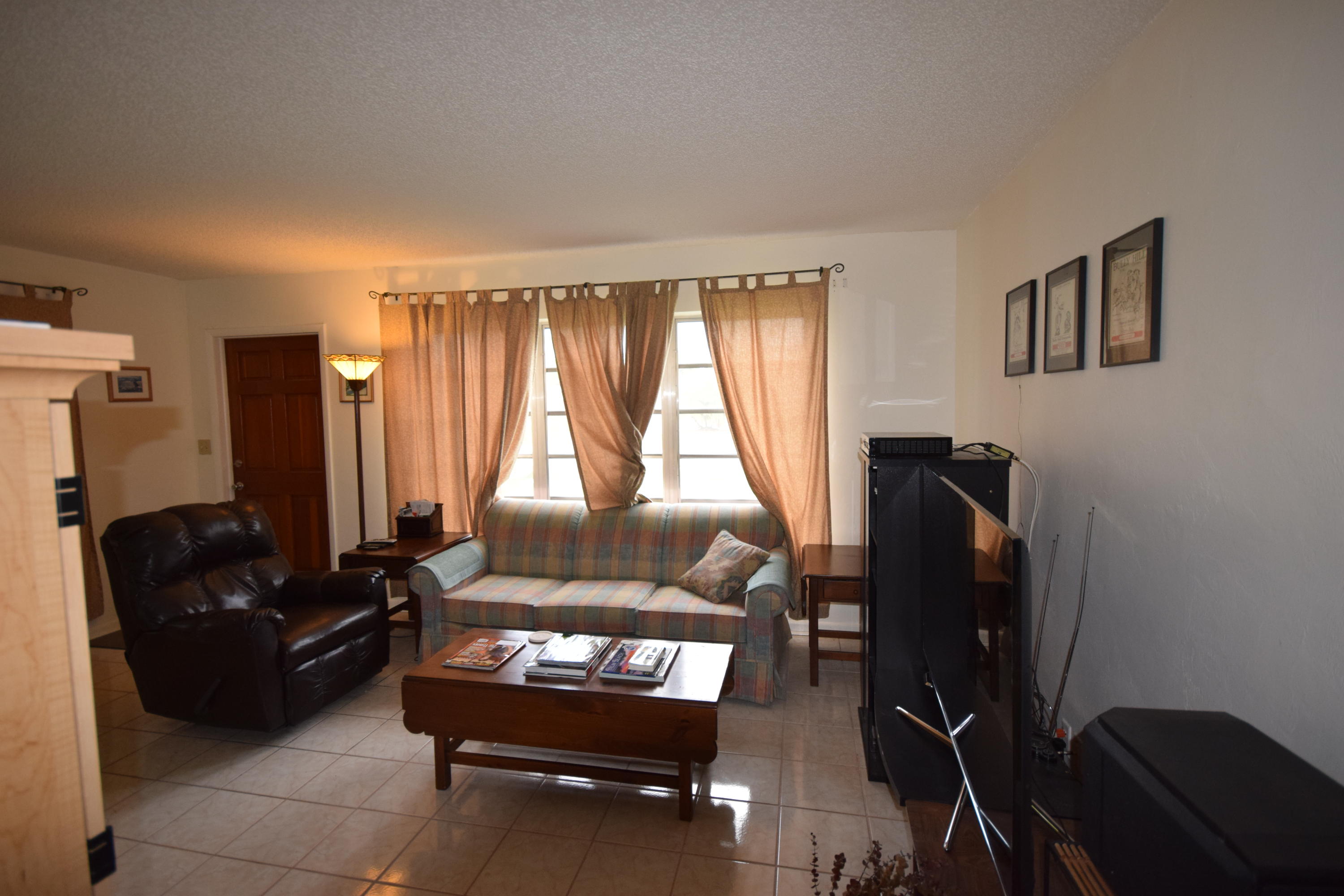 290 Northeast 28th Road Boca Raton, FL 33431 - Photo 6 of 17 DSC_0856