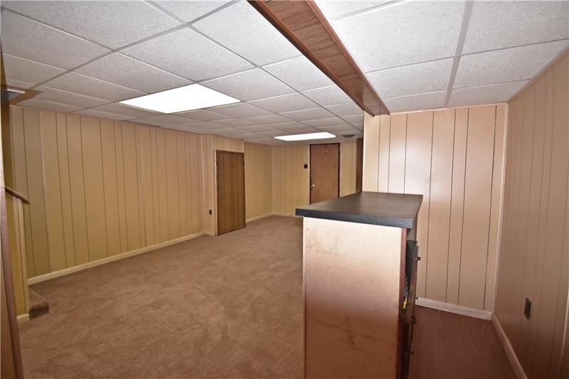 432 Pearce Road Pittsburgh, PA 15234 - Photo 6 of 12