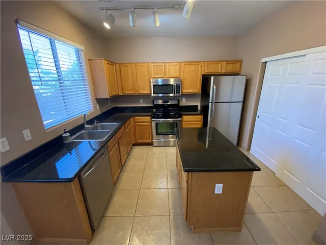 $1,900 | 5680 Arrow Tree Street, Las Vegas, NV 89130