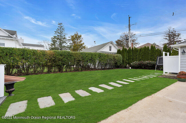 312 Essex Avenue Spring Lake, NJ 07762 - Photo 29 of 29 a view of a park with a fountain