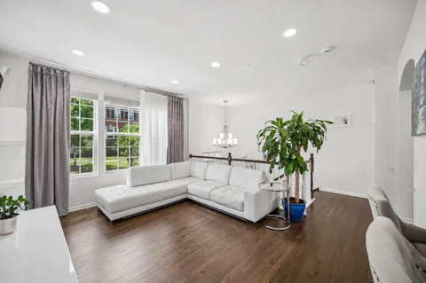 $499,000 | 3155 Coral Lane, Unit 335, Glenview, IL 60026
