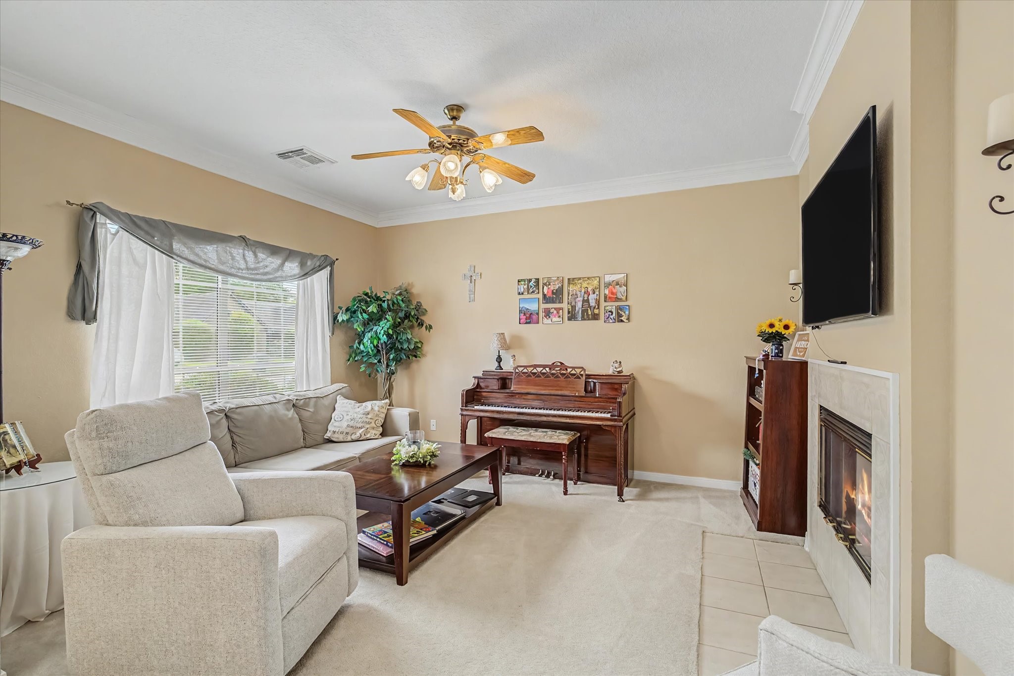 129 Lasso Street Angleton, TX 77515 - Photo 4 of 47